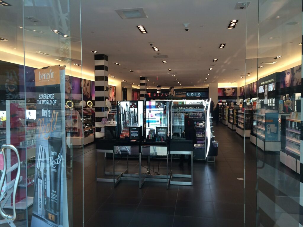 cosmetic retailers UAE